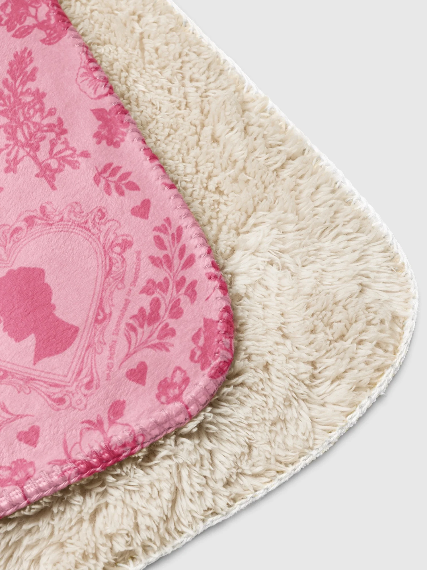 Bridgerton Hearts Sherpa Blanket - Image 5