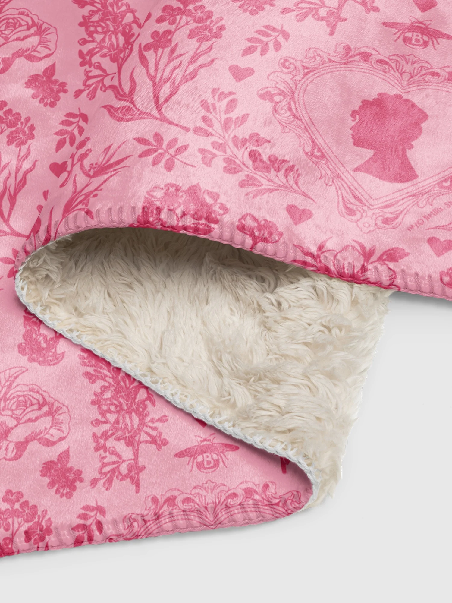 Bridgerton Hearts Sherpa Blanket - Image 8